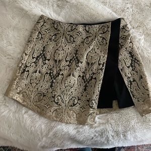 JOA gold and black brocade mini skirt. Size medium.